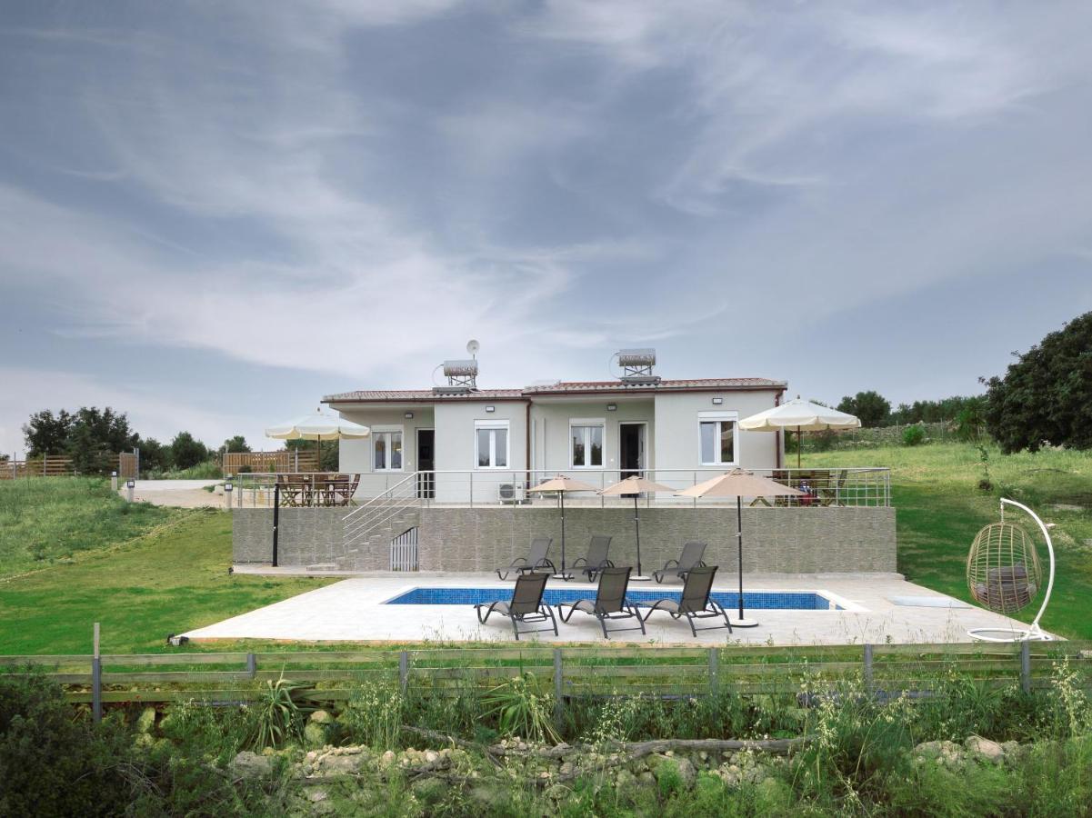 Rodou Suites & Villas Chrissi Akti Chania Exterior foto