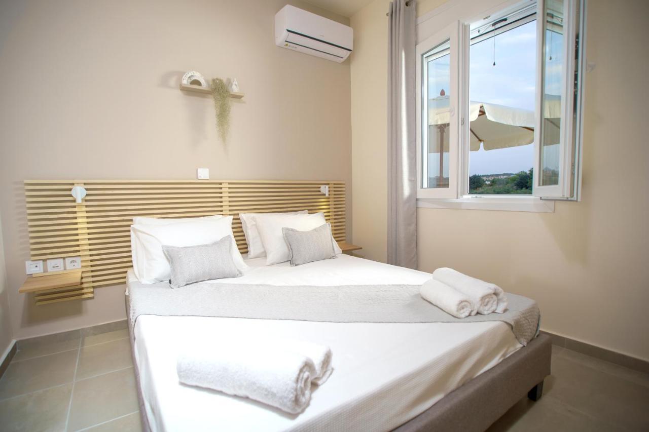 Rodou Suites & Villas Chrissi Akti Chania Exterior foto